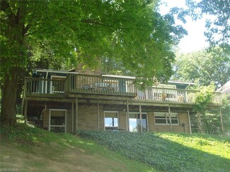 130 W Mohawk Dr, Malvern, OH 44644