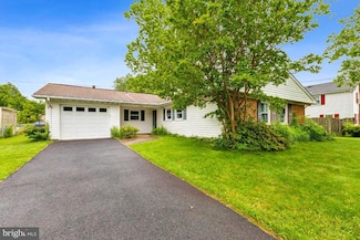 4105 Majestic Ln, Fairfax, VA 22033