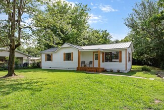 610 S State St, Wagoner, OK 74467
