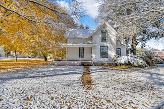 902 Fleming Ave, Jackson, MI 49202