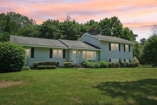 20 Meadow Ln, Atkinson, NH 03811
