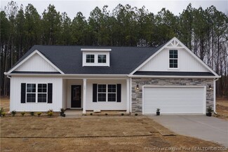127 Knotts Berry Rd, Bunnlevel, NC 28323