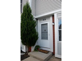 816 Pine Way Dr Unit 2, Columbus, OH 43085