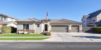 1438 Boomers Loop E, Santa Clara, UT 84765