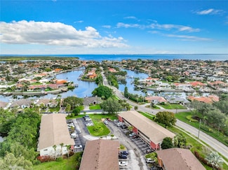 4570 Overlook Dr NE Unit 282, Saint Petersburg, FL 33703