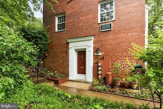 3223 Valley Dr, Alexandria, VA 22302