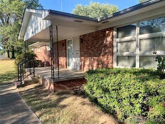 805 Branson Park Dr, Muskogee, OK 74403