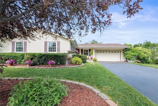 95 Jefreelind Dr, Rochester, NY 14616