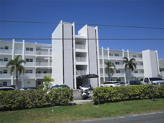 1111 N Riverside Dr Unit 202, Pompano Beach, FL 33062