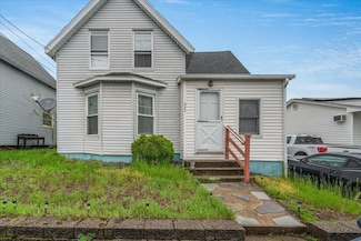 952 Somerville St, Manchester, NH 03103