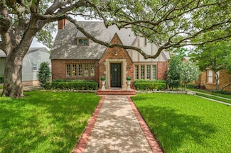 835 Salmon Dr, Dallas, TX 75208