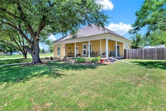 213 W Morton St, Boyd, TX 76023