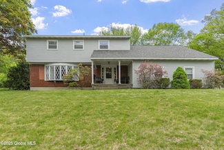 15 Oak Tree Ln, Schenectady, NY 12309