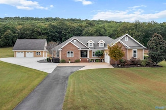 1061 County Road 622, Valley Head, AL 35989