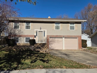 1312 W Oakmont Rd, Hoffman Estates, IL 60169