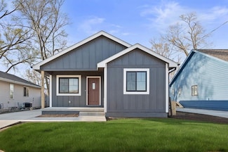 2505 Shaw St, Des Moines, IA 50317