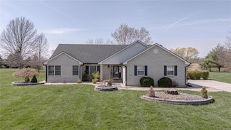 566 Berkshire Dr, Troy, IL 62294