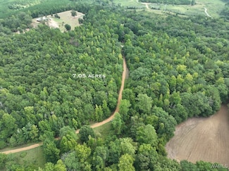 119 Twin Oaks, Moundville, AL 35474