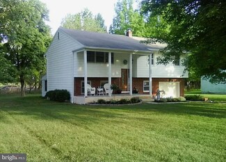 253 S Golfwood Ave, Penns Grove, NJ 08069