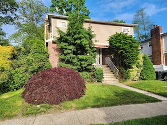 931 Orlando Ave, West Hempstead, NY 11552