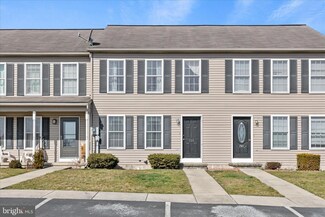 739 Knoll Dr, Mount Joy, PA 17552