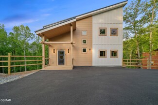 1924 Pine Ct, Sevierville, TN 37876