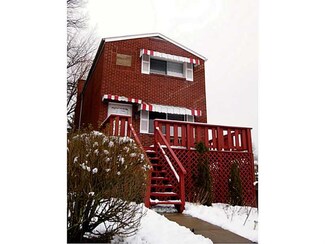 5524 Celadine St, Pittsburgh, PA 15201