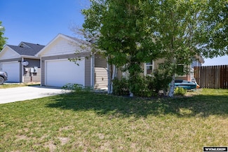 641 Bozeman Trail, Evansville, WY 82636