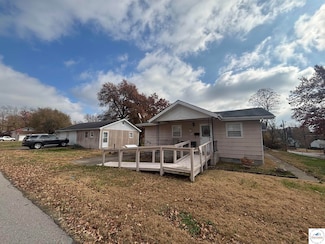 211 S Windsor St, Windsor, MO 65360