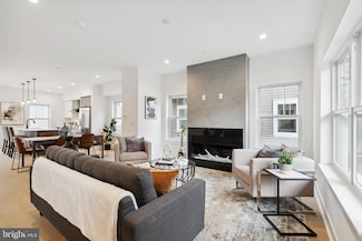 3610 Golfview Ln, Philadelphia, PA 19114