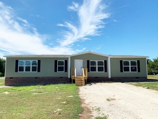 208 Green Pasture Rd, Four Oaks, NC 27524