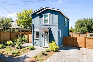 9061 Meridian Place N, Seattle, WA 98103