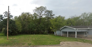 2005 Sarah St, Beaumont, TX 77705