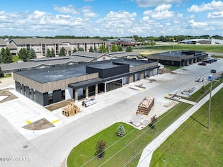 4664 S Washington St, Grand Forks, ND 58201