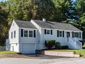 35 Berwick St, Lowell, MA 01852