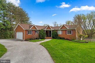 12285 Howard Lodge Dr, Sykesville, MD 21784