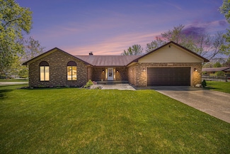 1802 Williamsburg Dr, Stevensville, MI 49127