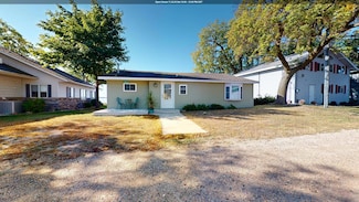 25031 E Mcclelland Ln, Spirit Lake, IA 51360