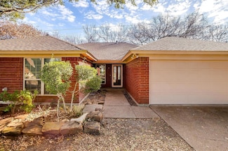 10140 Trail Ridge Ct, Benbrook, TX 76126