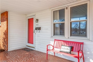 2801 Westridge Rd, Winston Salem, NC 27103