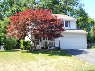 14 Weathercrest Ct, Schenectady, NY 12302