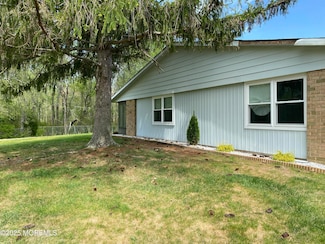 19D Yorkshire Ct, Manchester, NJ 08759