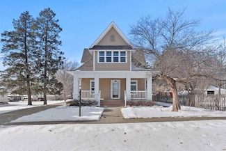 513 S Center St, Lone Tree, IA 52755