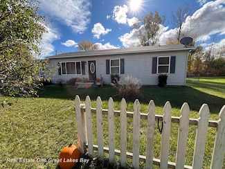 1005 Conrad Rd, Standish, MI 48658