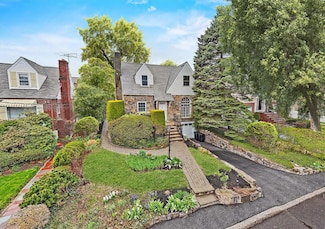 41 Saint Johns Ave, Yonkers, NY 10704