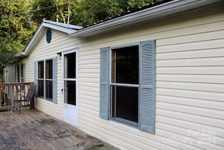 280 Lightning Bug Ln, Waynesville, NC 28786