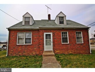 1320 E 13th St, Crum Lynne, PA 19022