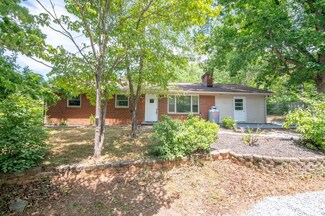 121 Oak Grove Dr, Rustburg, VA 24588