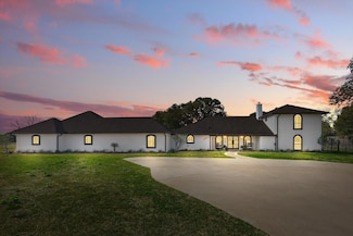 203 W Shady Shores Rd, Denton, TX 76208