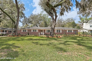 2258 Holly Leaf Ln, Orange Park, FL 32073